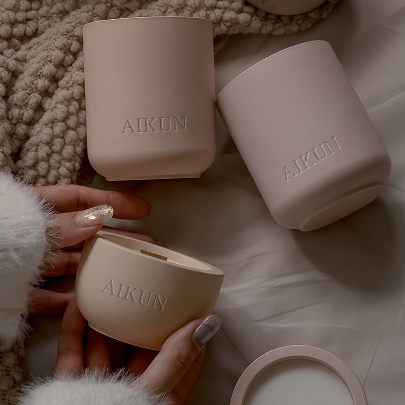 AIKUN Eco Friendly Ceramic Jar Packaging Scented Candle for Yoga Studio Bathroom Meditation Christmas